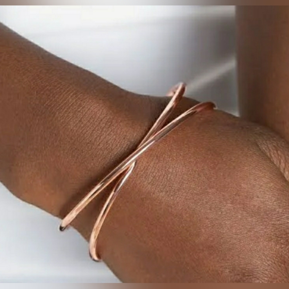 💢5/$10💢  Elegant Copper Crossover Bracelet